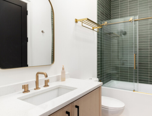 How to Maximize Space in a Small Bathroom